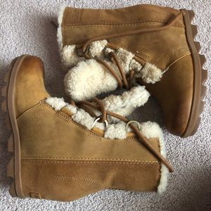 Sorrel camel winter booties size 7.5